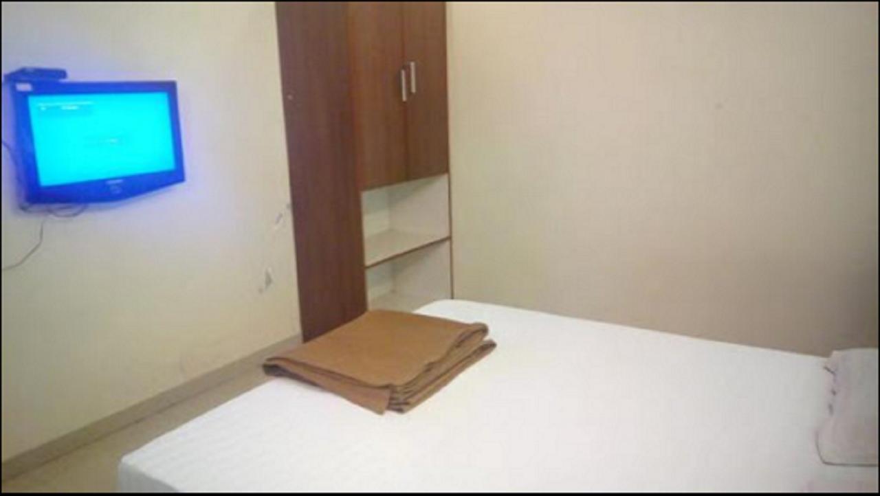Hotel Rajdeep Pune Bagian luar foto